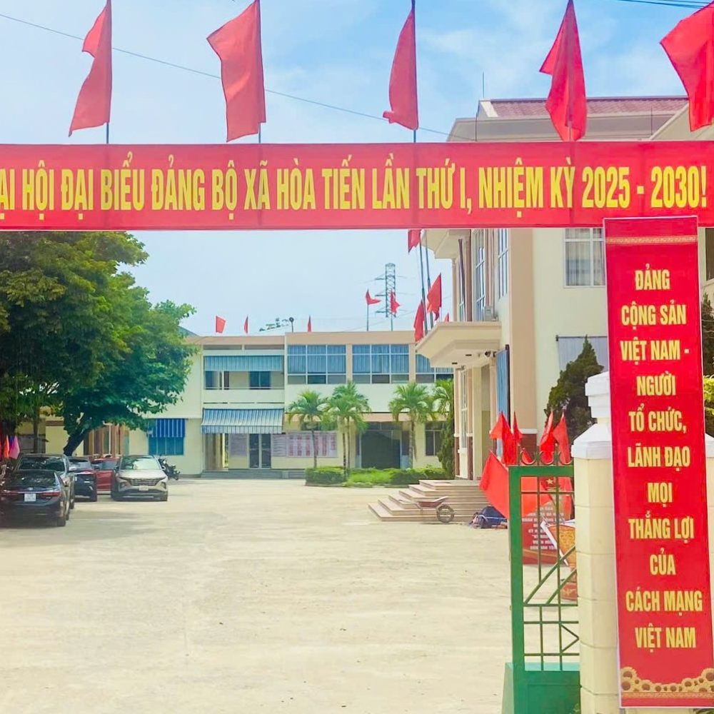 Trụ sở UBND xã Hòa Tiến